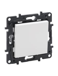 LNILOE1PERJUNGJB 1 kl. perjungiklis Niloe Step Legrand 863106 (baltas) iš UAB SINTAS