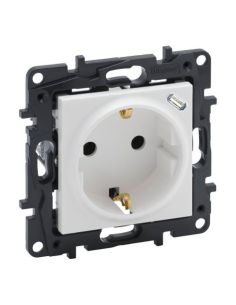 LEGRAND864127 Kištukinis lizdas su įžeminimu + USB-C Niloe Step Legrand 864127 iš UAB SINTAS