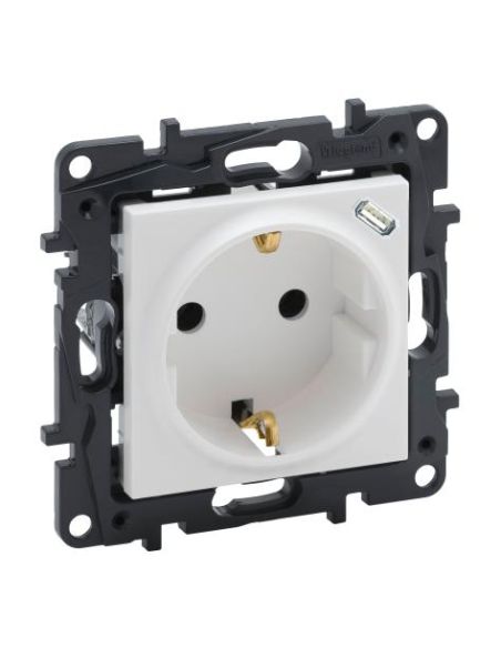 LEGRAND864127 Kištukinis lizdas su įžeminimu + USB-C Niloe Step Legrand 864127 iš UAB SINTAS